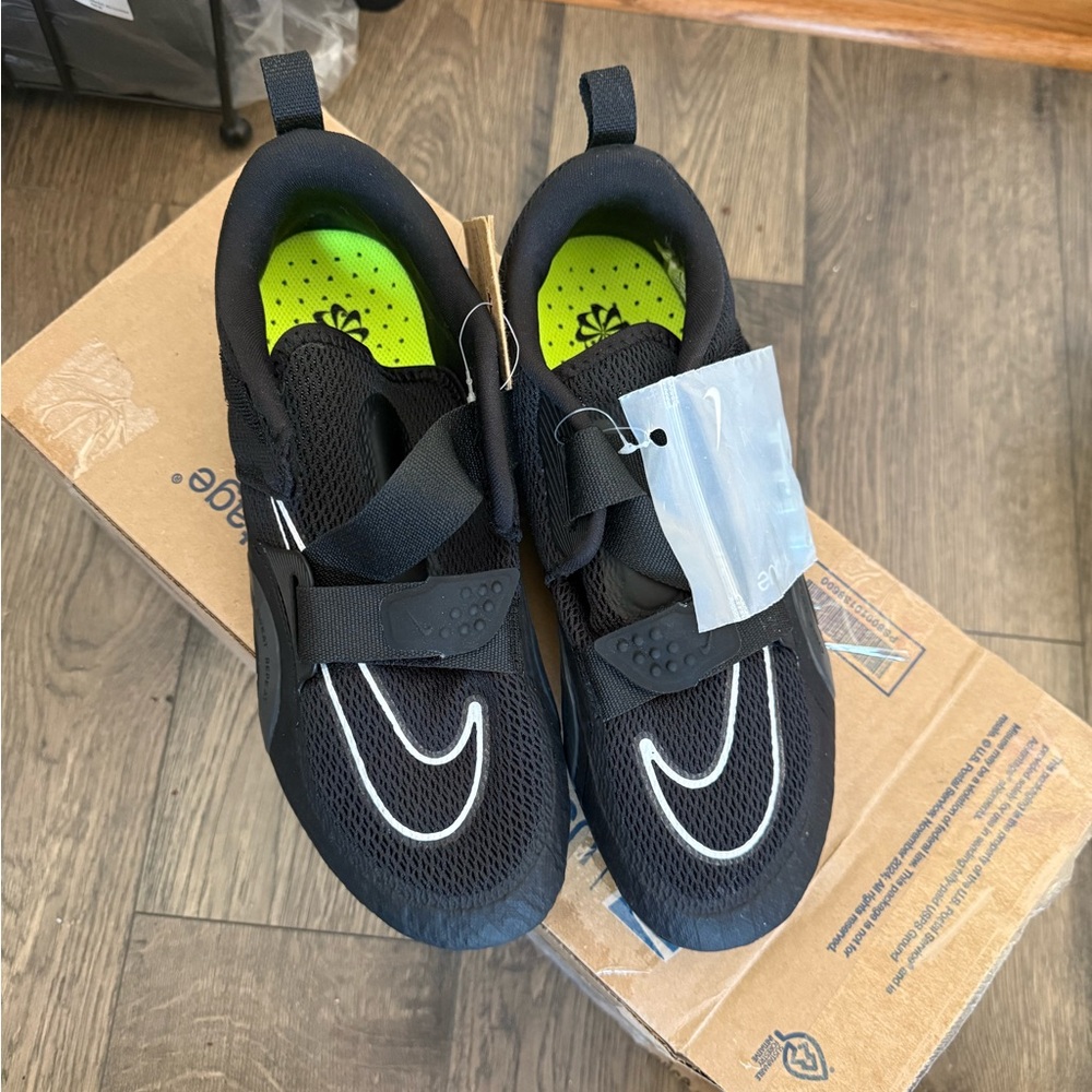 Nike’s Men cycling shoes with SPD attachments - Picture 2 of 2
